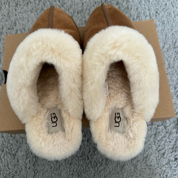 UGG Women's Tan Slippers - Picture 2 of 7